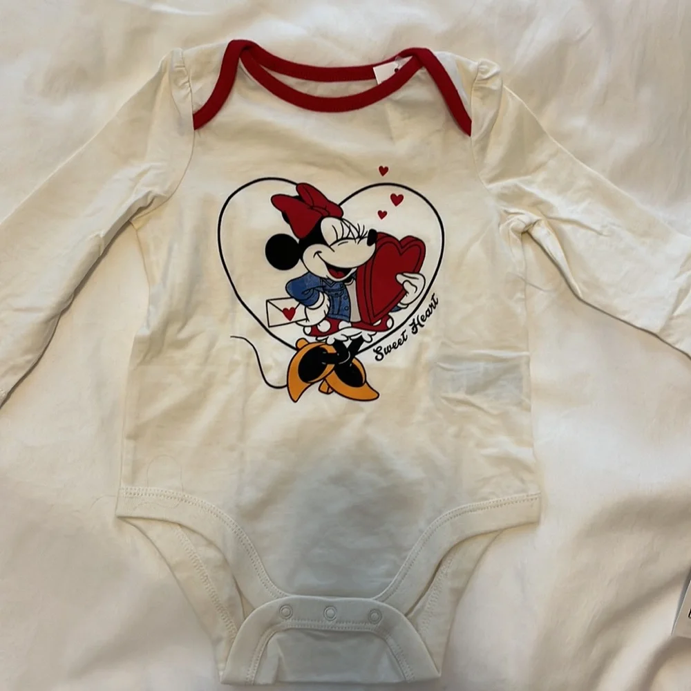 BabyGap Minnie Mouse onesie and red leggings outfit